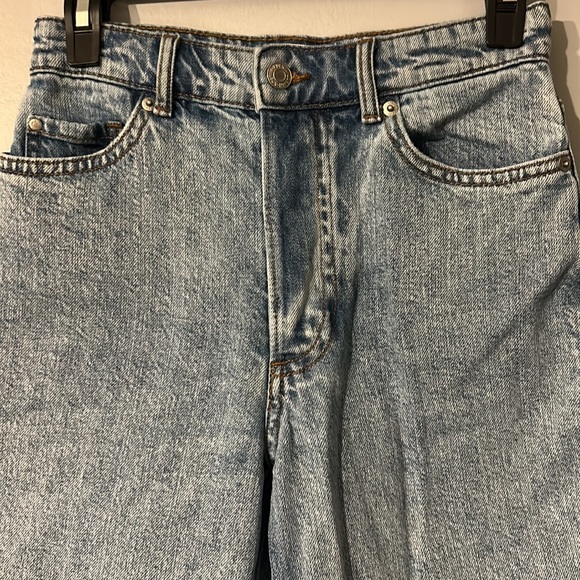 H&M High Rise Jeans - Picture 2 of 6